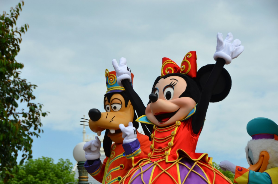 personnages disney minnie dingo