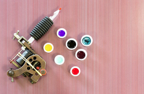 Quelle est la composition de l’encre utilisée pour les tatouages