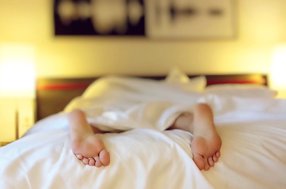 Pourquoi l’envie de dormir nous quitte-t-elle parfois quand on se met au lit ?